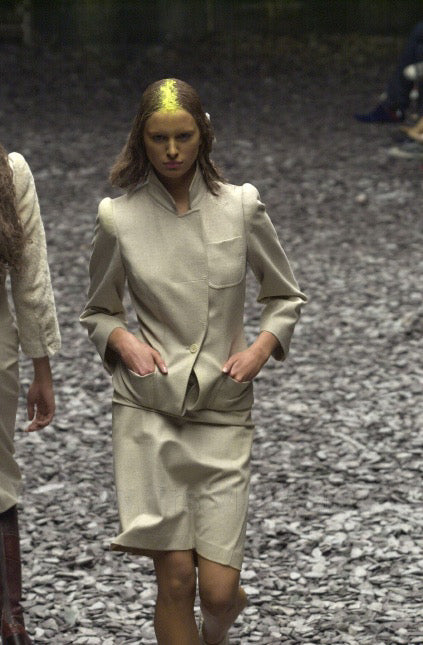 ALEXANDER MCQUEEN - FW00 "Eshu" Virgin wool tailored jacket with padded shoulders and signature lining (runway)