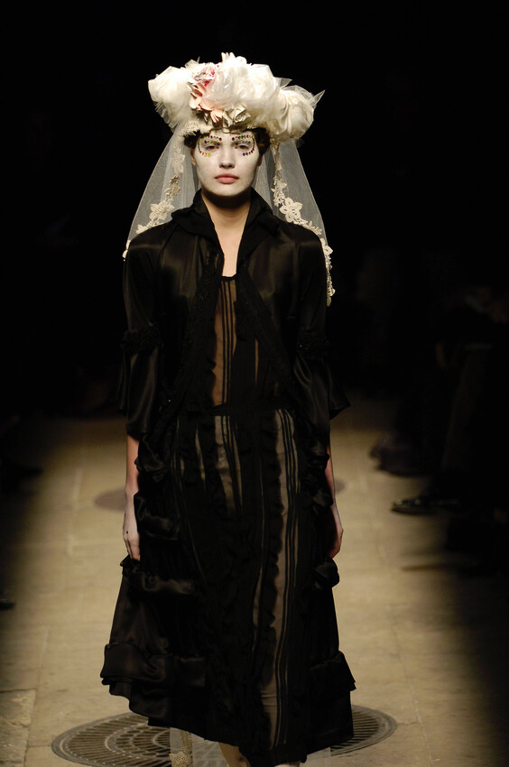 (New Arrival) COMME DES GARÇONS - FW05 « Broken Bride » Wool velvet cropped jacket with sheer panels