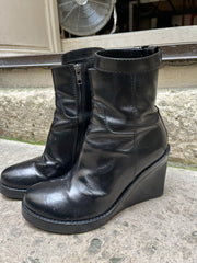 (New Arrival) ANN DEMEULEMEESTER - FW09 Calf leather wedge boots with ankle straps