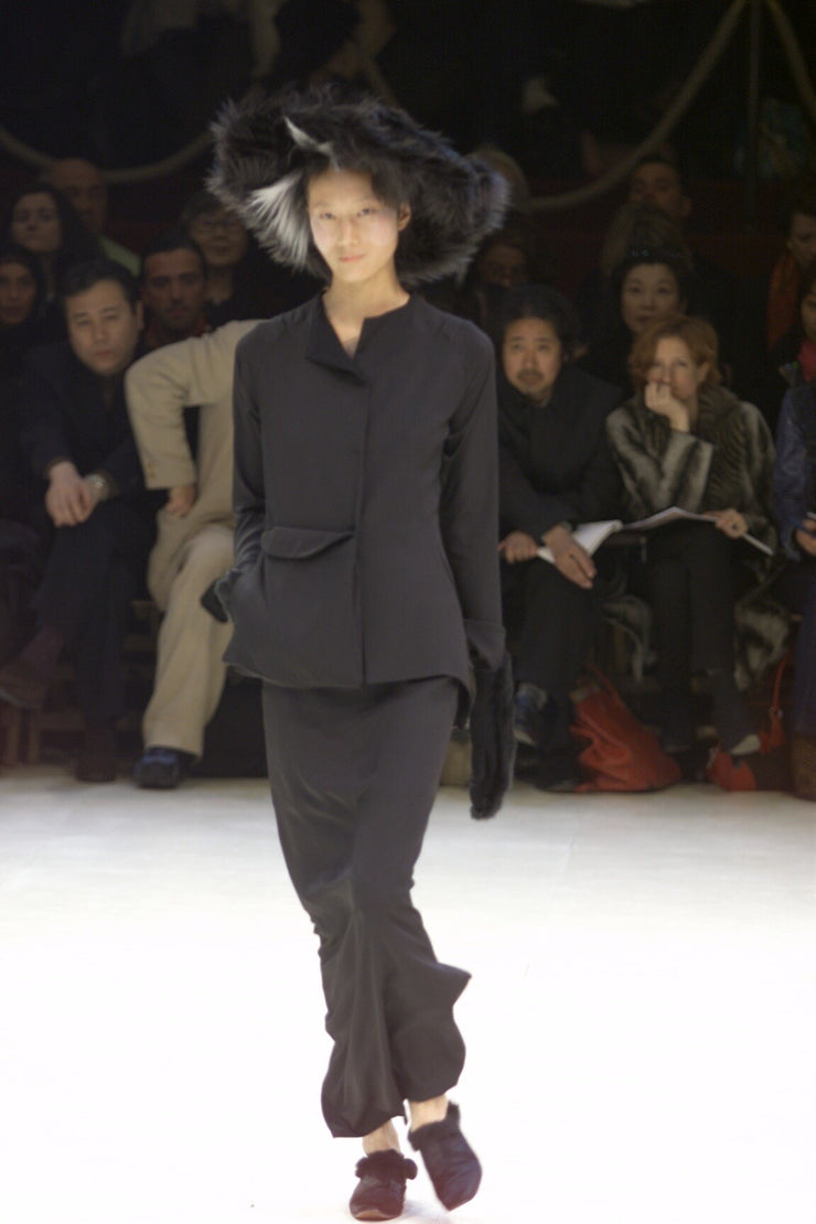 (Pre Sale) YOHJI YAMAMOTO - FW00 Gabardine wool jacket with an asymmetric bottom flap (runway)