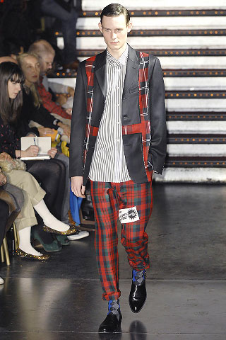 COMME DES GARCONS HOMME PLUS - FW08 "Time for magic" Wool tartan pants with patches inspired by Jamie Reid
