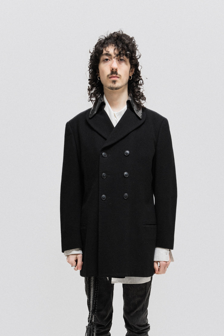 YOHJI YAMAMOTO POUR HOMME - FW01 Double breasted wool coat with floral patterned collar (runway)