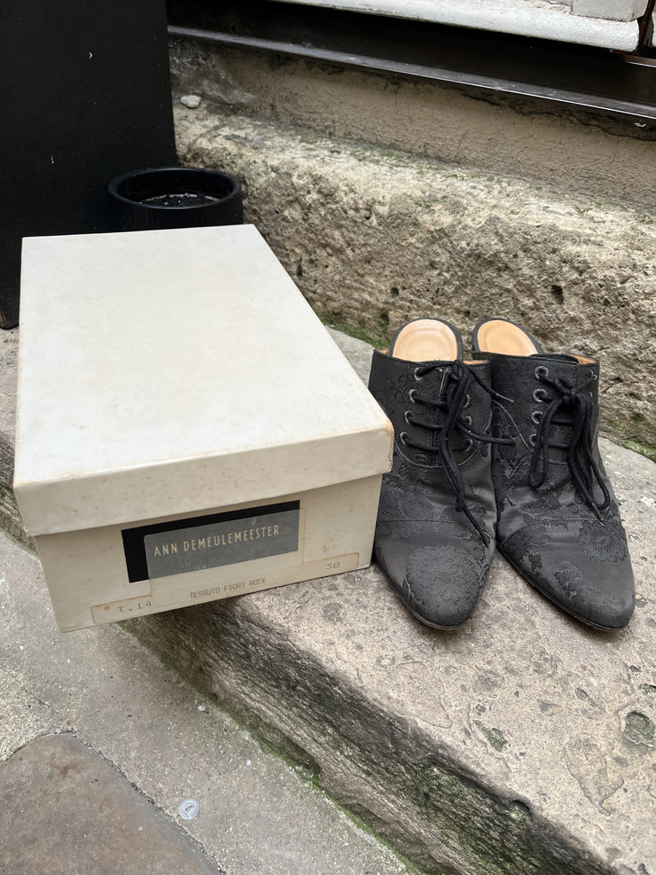(New Arrival) ANN DEMEULEMEESTER - 1994 Pointy mules with satin floral pattern