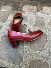 (New Arrival) Cherevichkiotvichki - Blood red leather pumps with curved heels