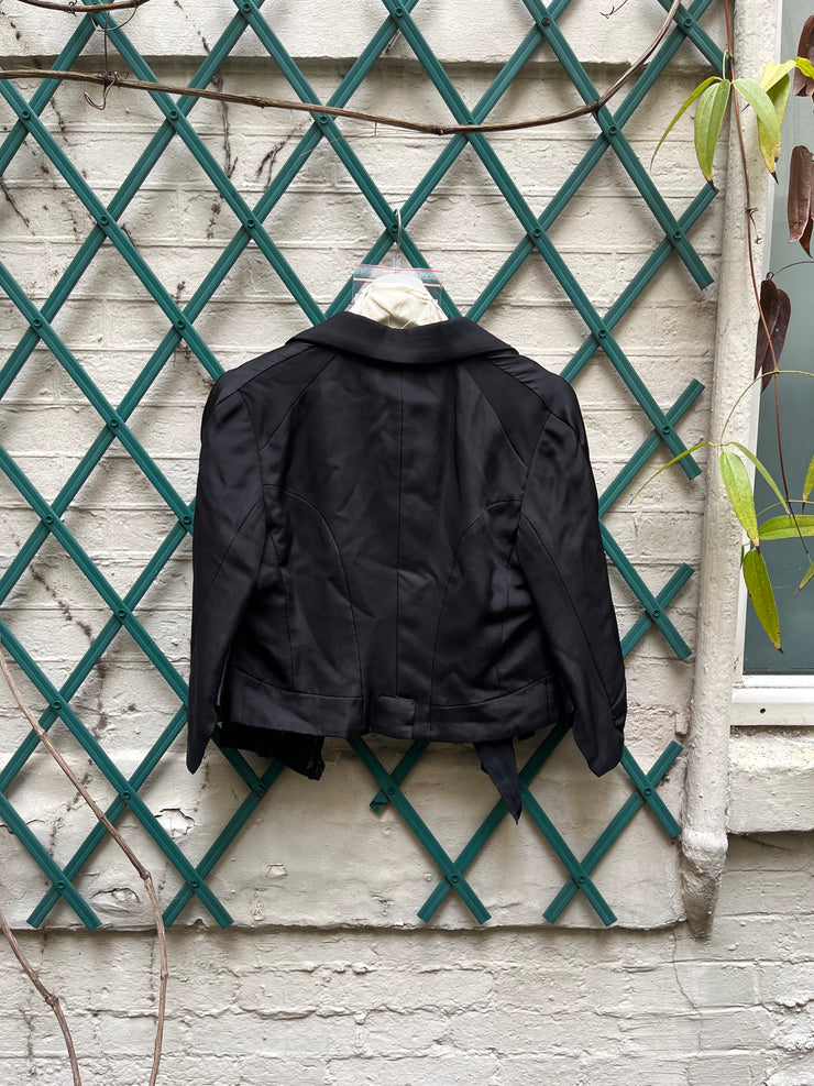 (New Arrival) COMME DES GARÇONS - FW05 « Broken Bride » Cropped jacket with embroidered silk details