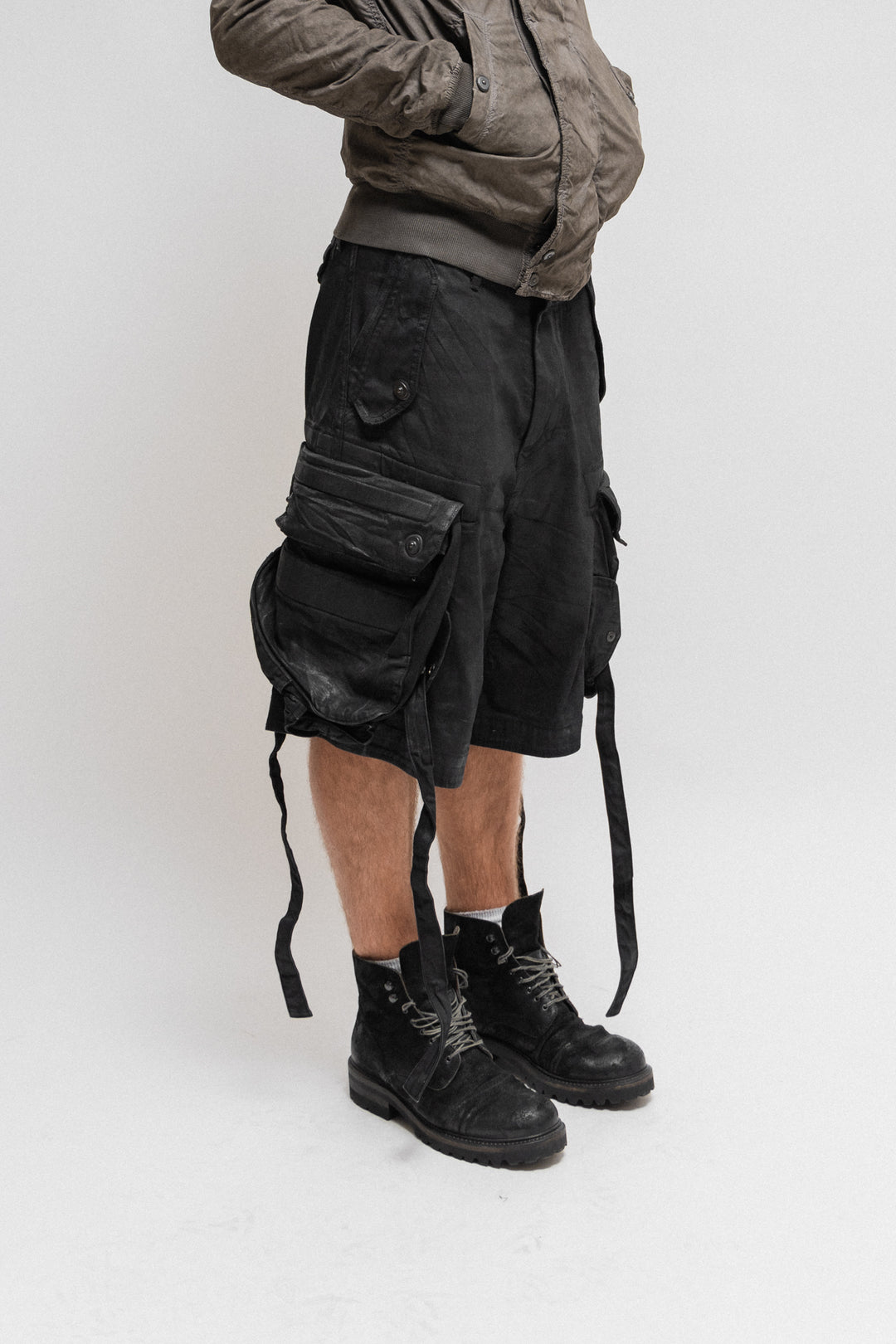 JULIUS - SS22 Gasmask waxed cargo shorts – L'OBSCUR