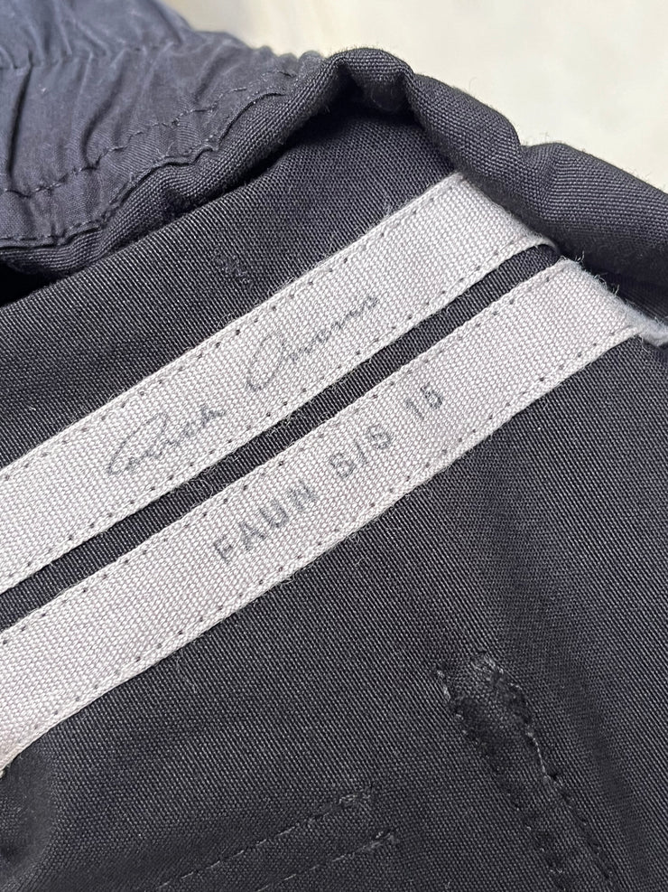 (New Arrival) RICK OWENS - SS15 « FAUN » Cotton pod shorts with notched side flaps (runway)