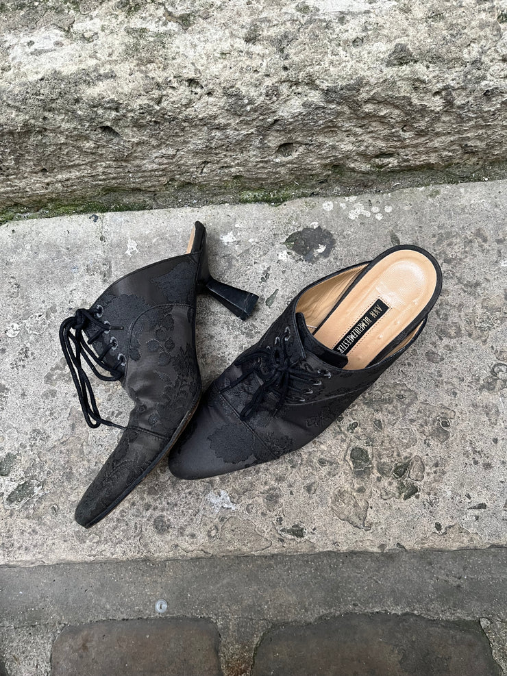 (New Arrival) ANN DEMEULEMEESTER - 1994 Pointy mules with satin floral pattern