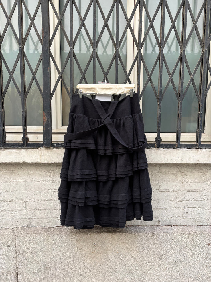 (New Arrival) NOIR KEI NINOMIYA - 2024 Ruffled wool skirt with adjustable suspenders