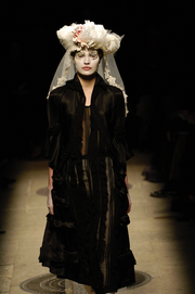 (New Arrival) COMME DES GARÇONS - FW05 « Broken Bride » Cropped jacket with embroidered silk details