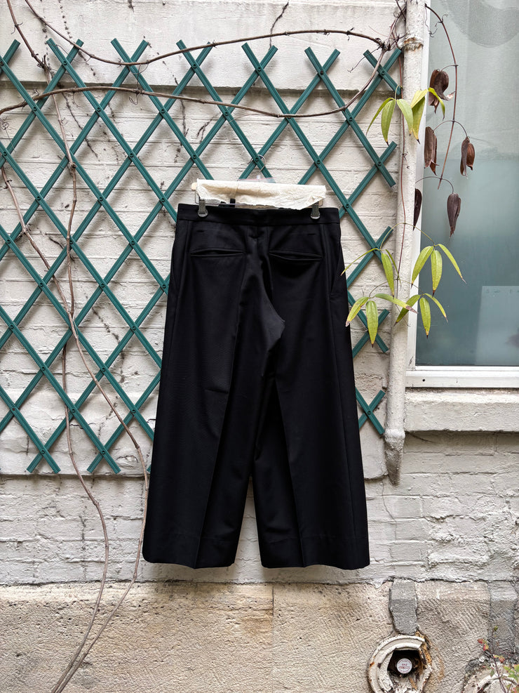 (New Arrival) YOHJI YAMAMOTO - FW06 Wool blend extra wide pleated pants with reversed waistband (runway)