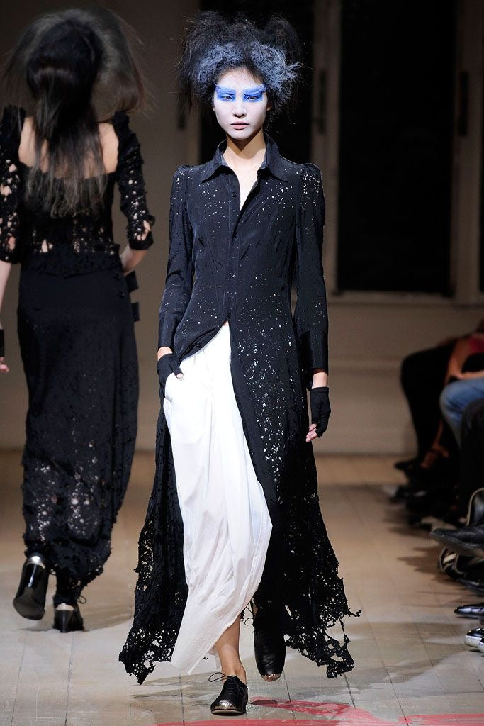 (New Arrival) YOHJI YAMAMOTO -  SS10 Long cotton dress with pleated details and pockets