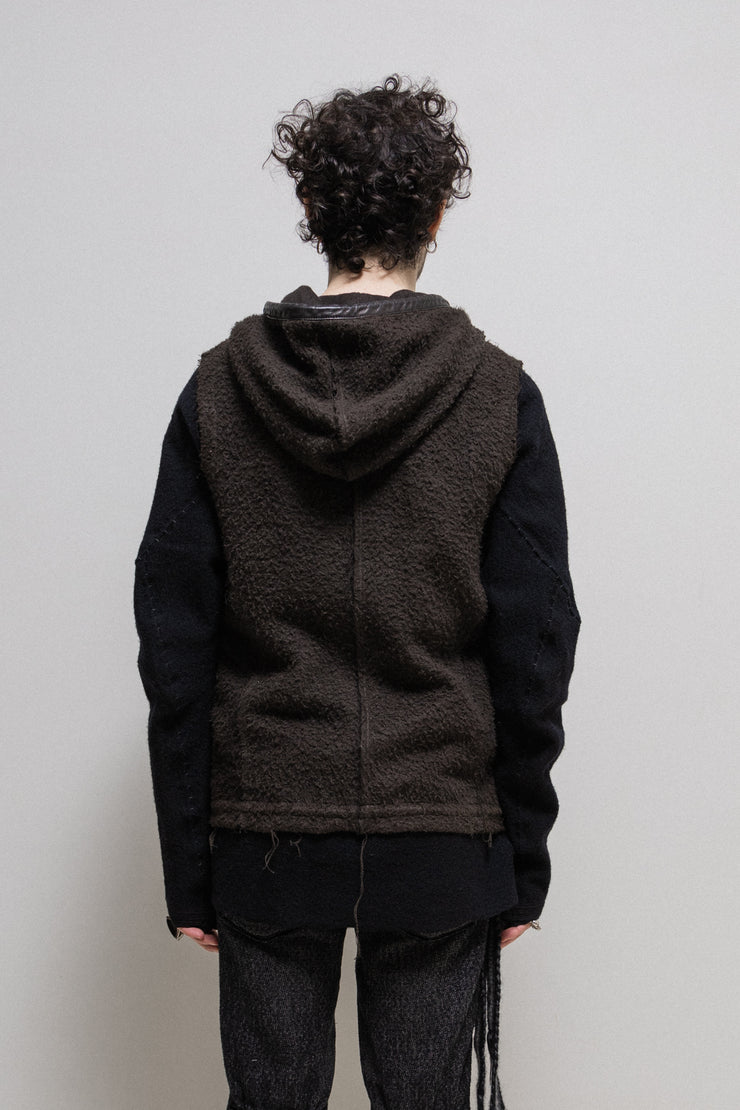 ISAMU KATAYAMA BACKLASH - Sleeveless fleece hoodie with leather details and double zipper