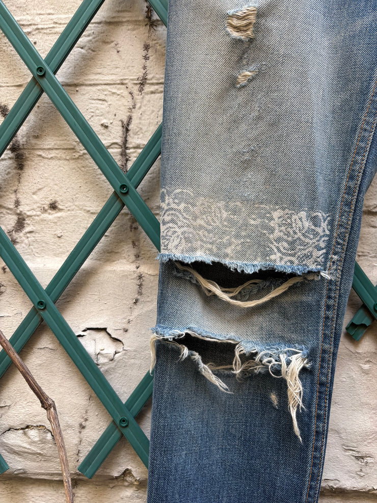 (New Arrival) UNDERCOVER - FW04 « But Beautiful » Ripped jeans with lace print detail (runway)