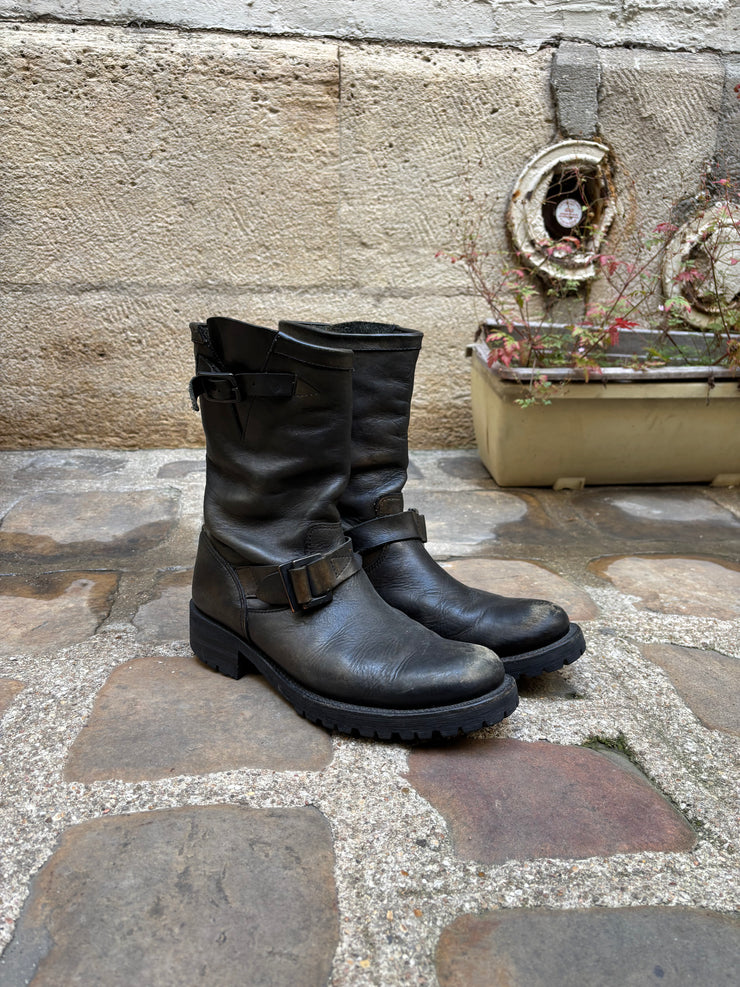 (New Arrival) ISAMU KATAYAMA BACKLASH - Shoulder leather engineer boots with notched soles