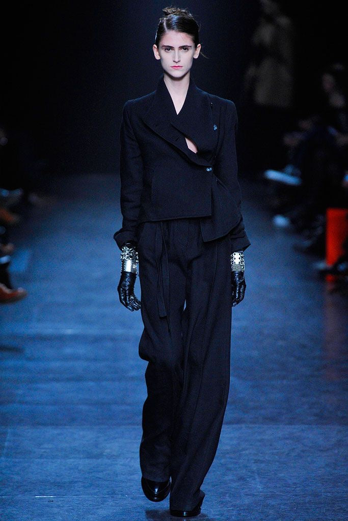 ANN DEMEULEMEESTER - FW10 Wool jacket with shoulder caps and asymmetric closure