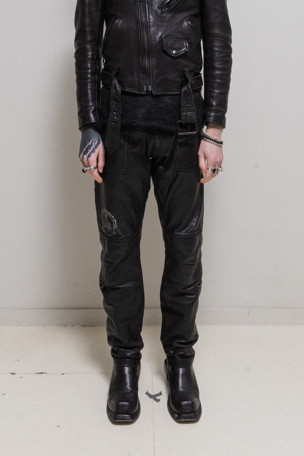 BLACKMEANS - Leather pants with knee logo – L'OBSCUR