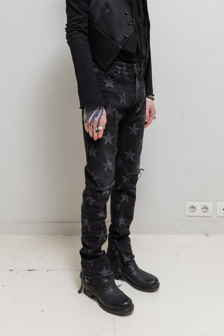 TAKAHIRO MIYASHITA THE SOLOIST - Star printed jeans with ripped knees