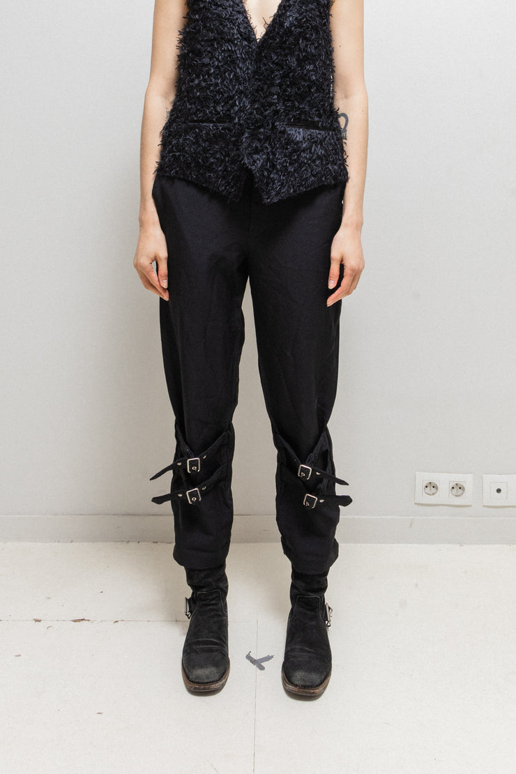 COMME DES GARCONS BLACK - Thick poly pants with leg straps