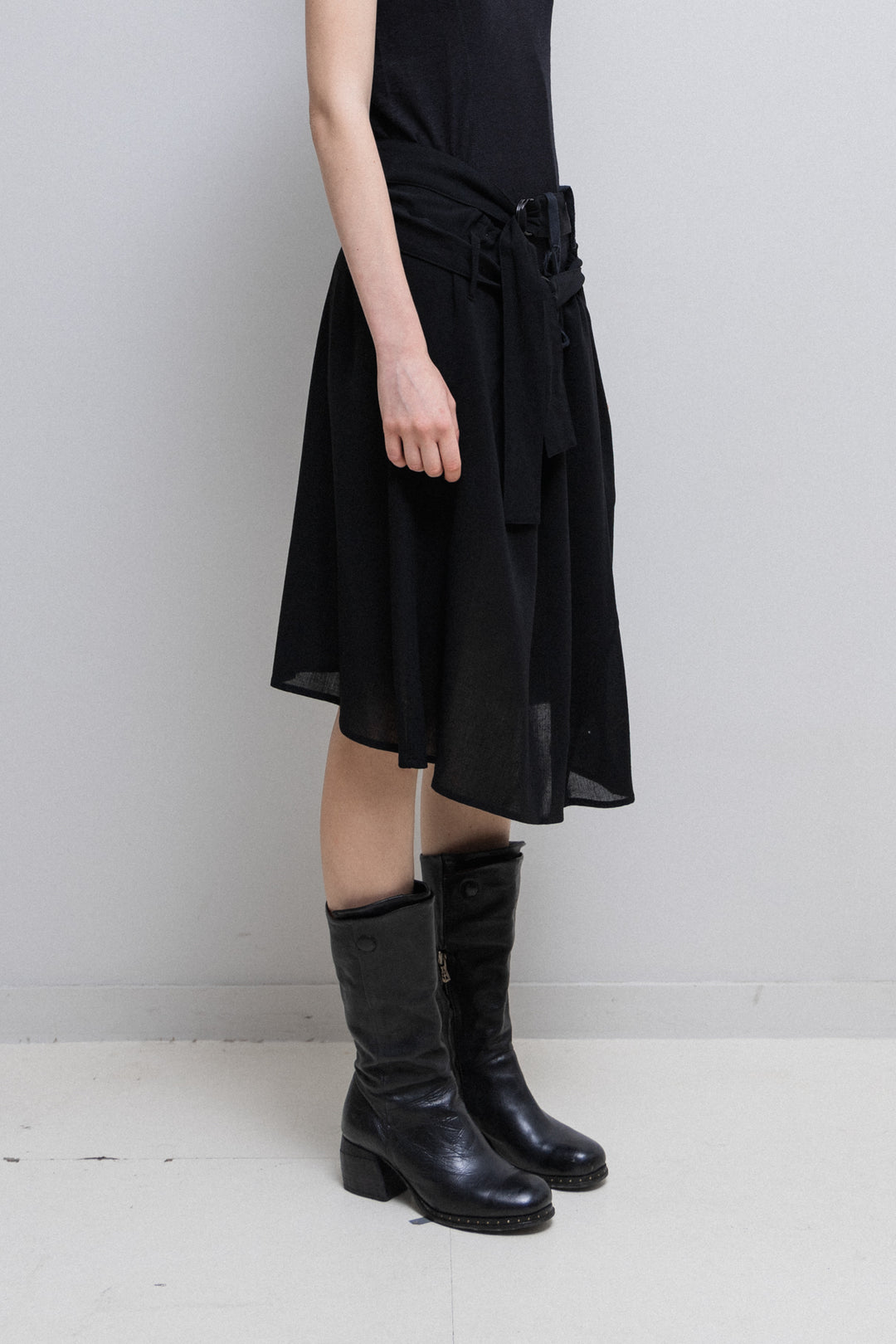 ANN DEMEULEMEESTER シルクスカート 38 ANN DEMEULEMEESTER - FW03 Fleece wool skirt with waist straps – L