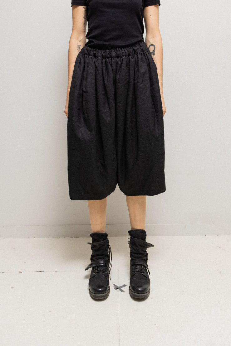 COMME DES GARÇONS - FW10 Padded wool balloon short pants with waist pleats (runway)