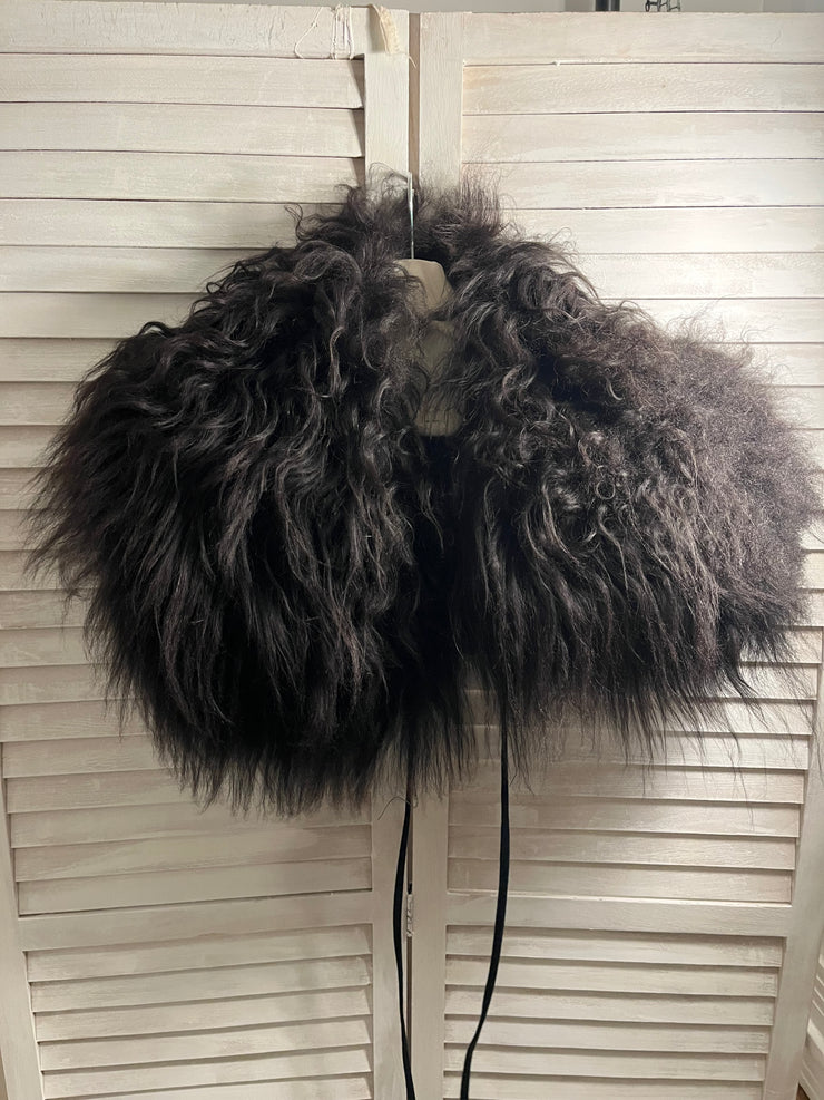 UDO EDLING - Fur collar made of goat from Transilvania (small size)