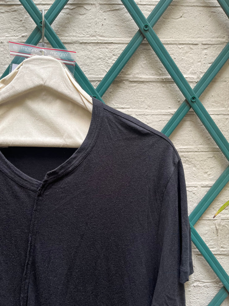 (New Arrival) YOHJI YAMAMOTO REGULATION - SS18 Cotton blend elongated tee with buttoning details