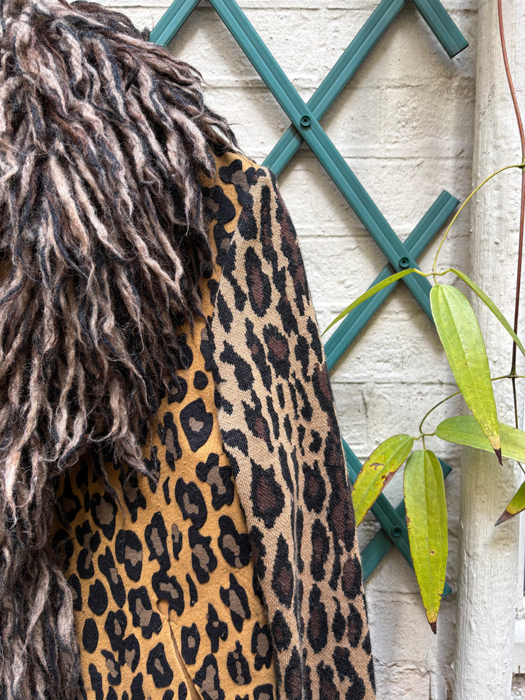(New Arrival) UNDERCOVER - FW05 « Arts and Crafts » Felted wool leopard pattern jacket with voluminous faux fur collar (runway)