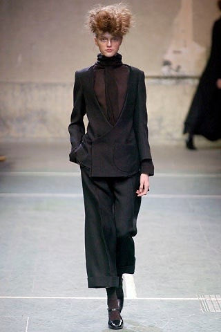 YOHJI YAMAMOTO - FW05 Wide wool pants with rolled up hems (runway)