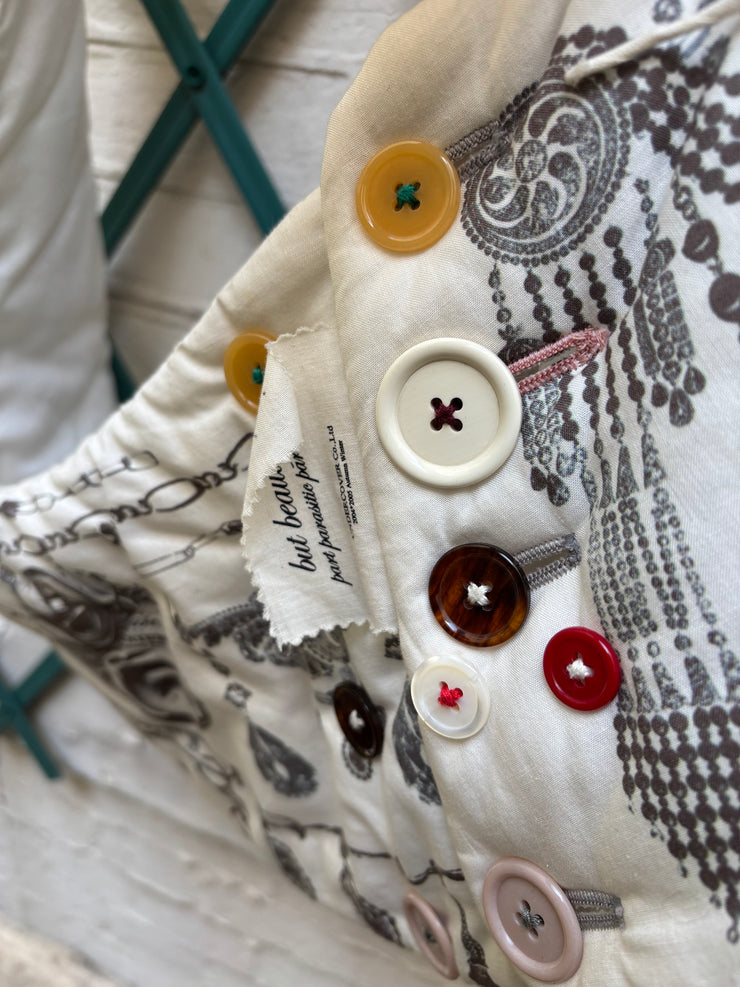 (New Arrival) UNDERCOVER - FW04 « But Beautiful » Stuffed plush bag with print and button details (runway)