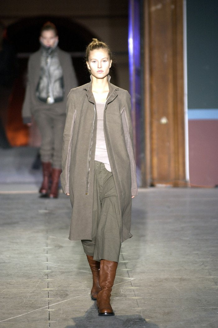 RICK OWENS - FW03 « TRUCKER » Long cotton coat with fleece inner arms (runway)