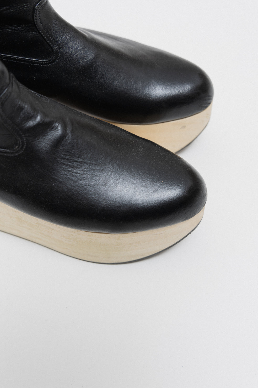 WORLD'S END ( VIVIENNE WESTWOOD ) - Rocking horse signature
