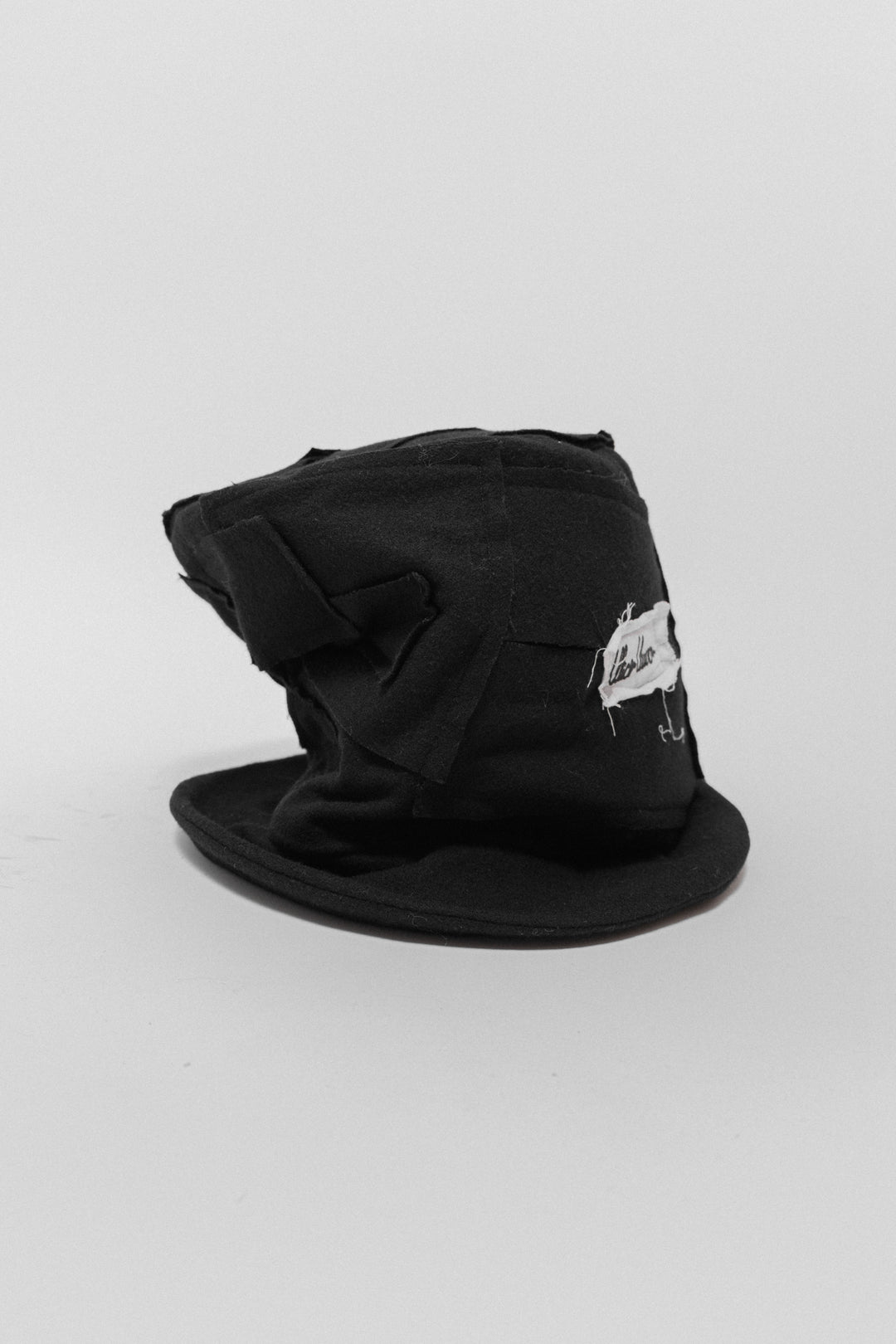 alice auaa 帽子 ALICE AUAA - Giant patchwork hat (late 90's) – L'OBSCUR