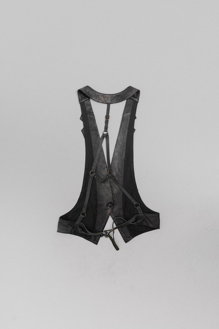 SHARE SPIRIT - Leather vest with back straps – L'OBSCUR