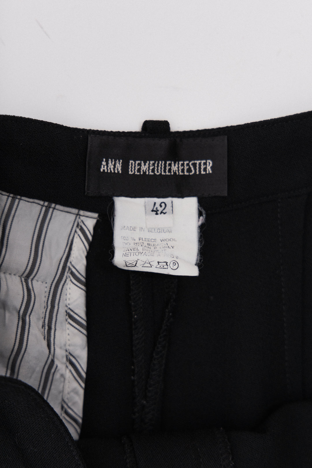 ANN DEMEULEMEESTER - Wool cropped pants with knee cuts (90's) – L