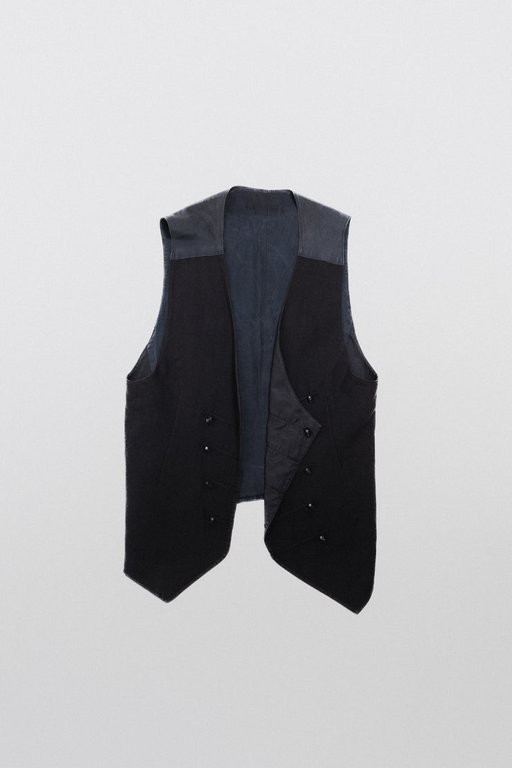 IF SIX WAS NINE - Spider vest with skull buttons