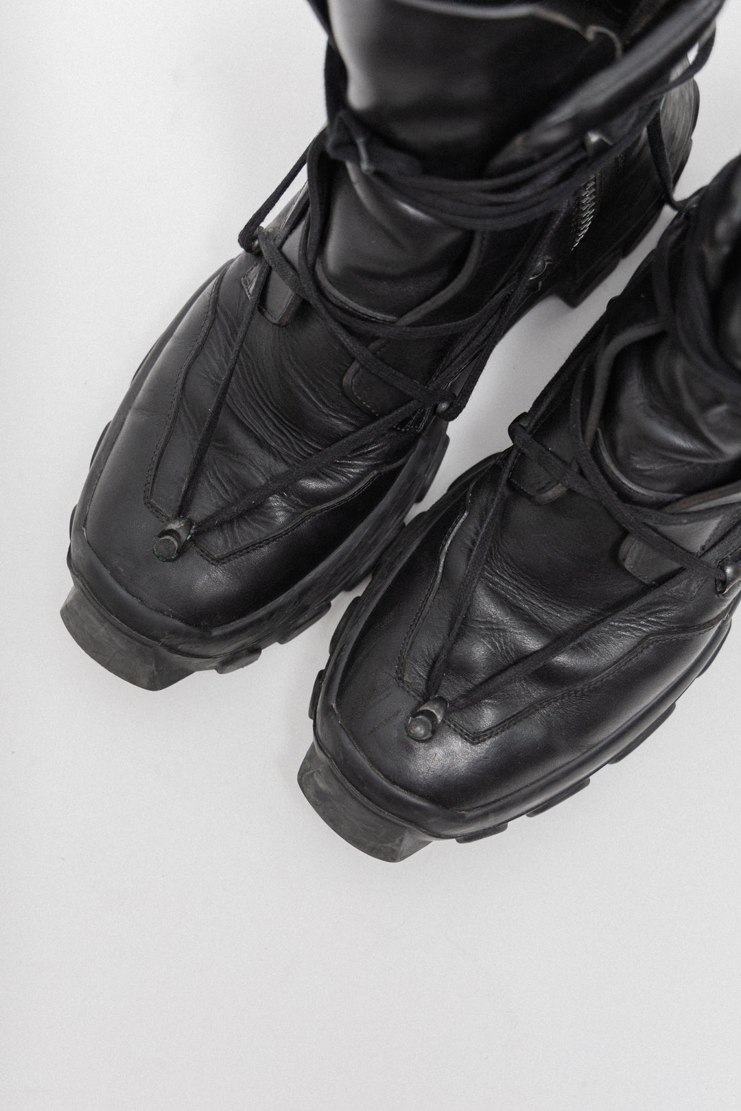 RICK OWENS - SS18 DIRT Pentagram tractor boots (runway) – L'OBSCUR