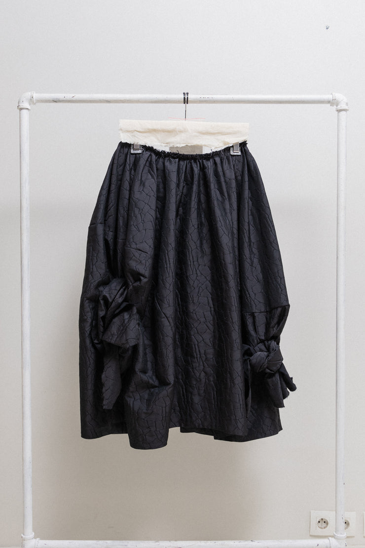 COMME DES GARCONS COMME DES GARCONS - Voluminous skirt with embossed pattern and knot details