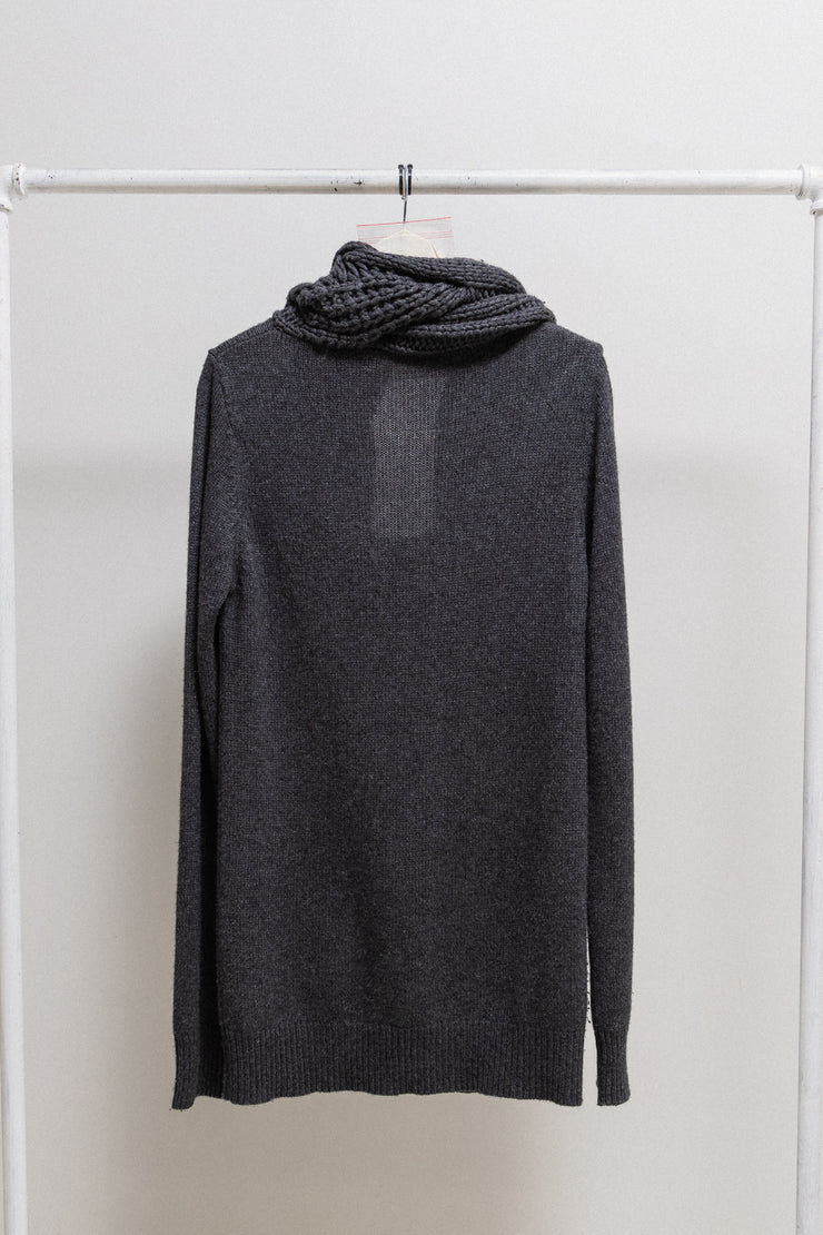 ANN DEMEULEMEESTER - Elongated wool sweater with braided high neck