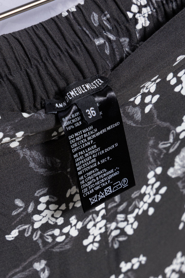 ANN DEMEULEMEESTER - SS17 Silk blend pants with floral pattern – L