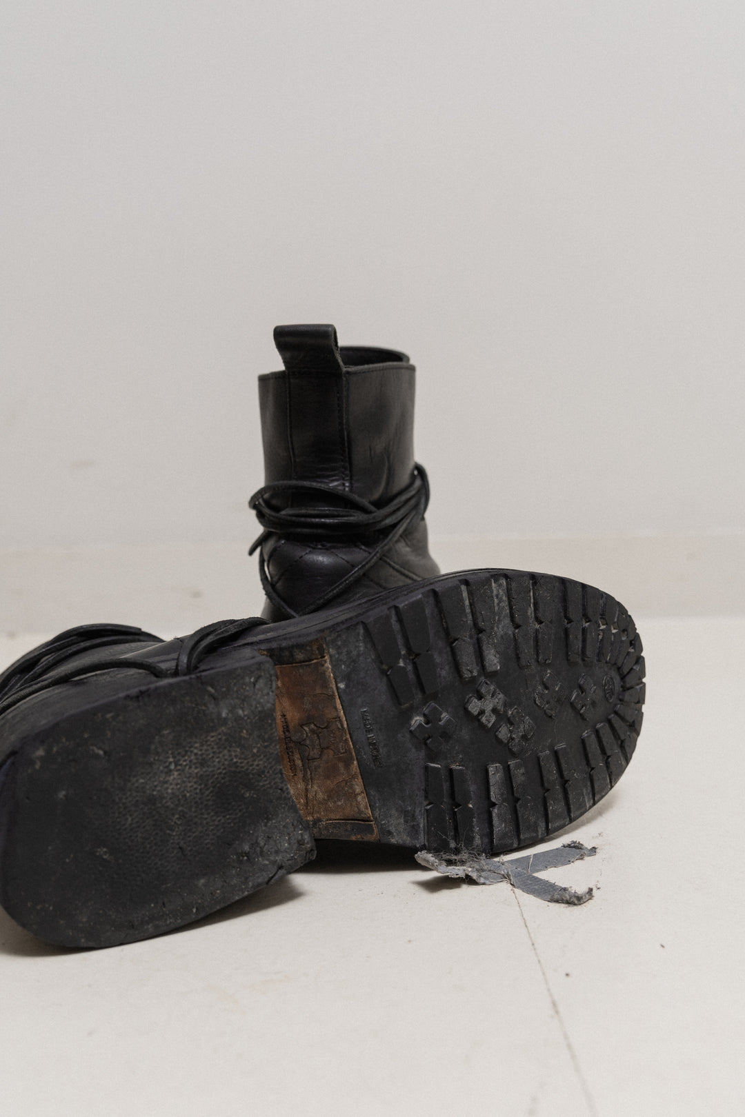 DIRK BIKKEMBERGS - Heel hole lace up leather boots – L'OBSCUR