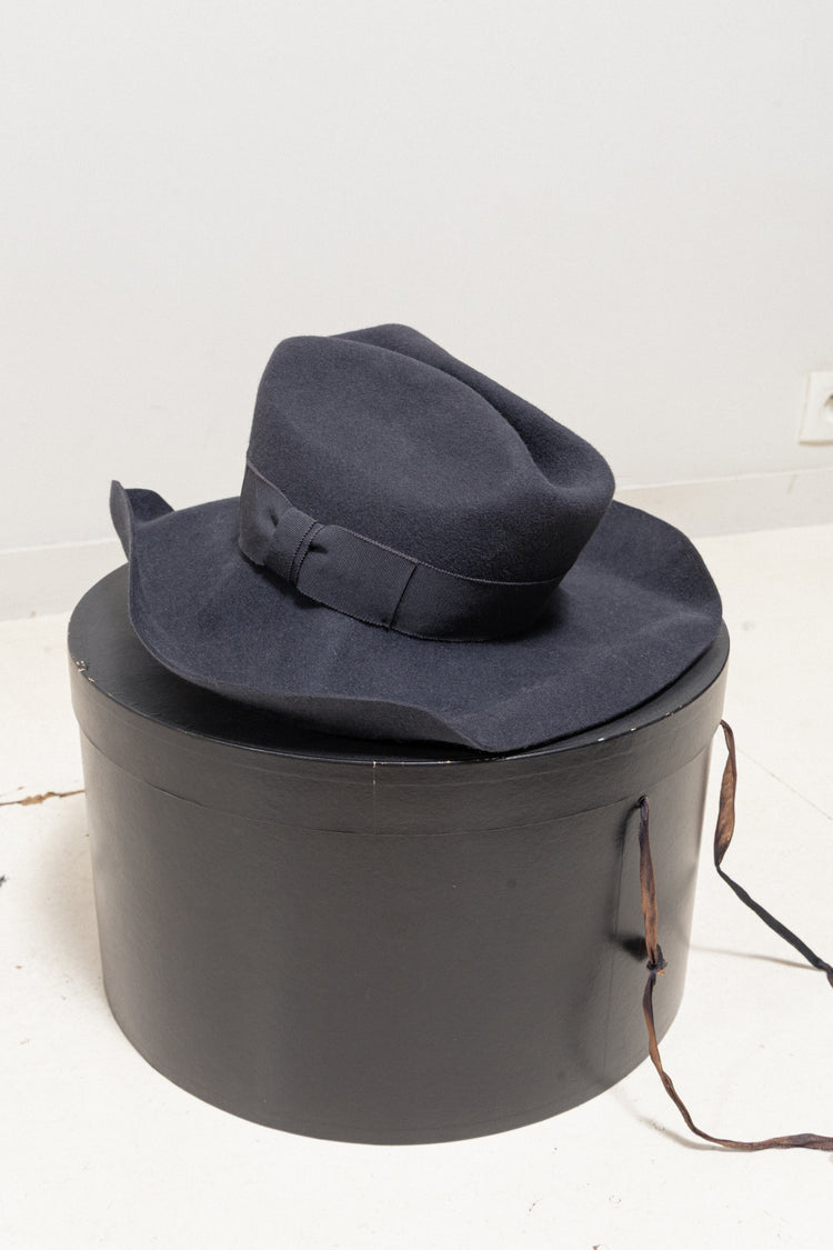 UNDERCOVER - FW97 « Leaf » Rabbit fur hat (runway) – L'OBSCUR