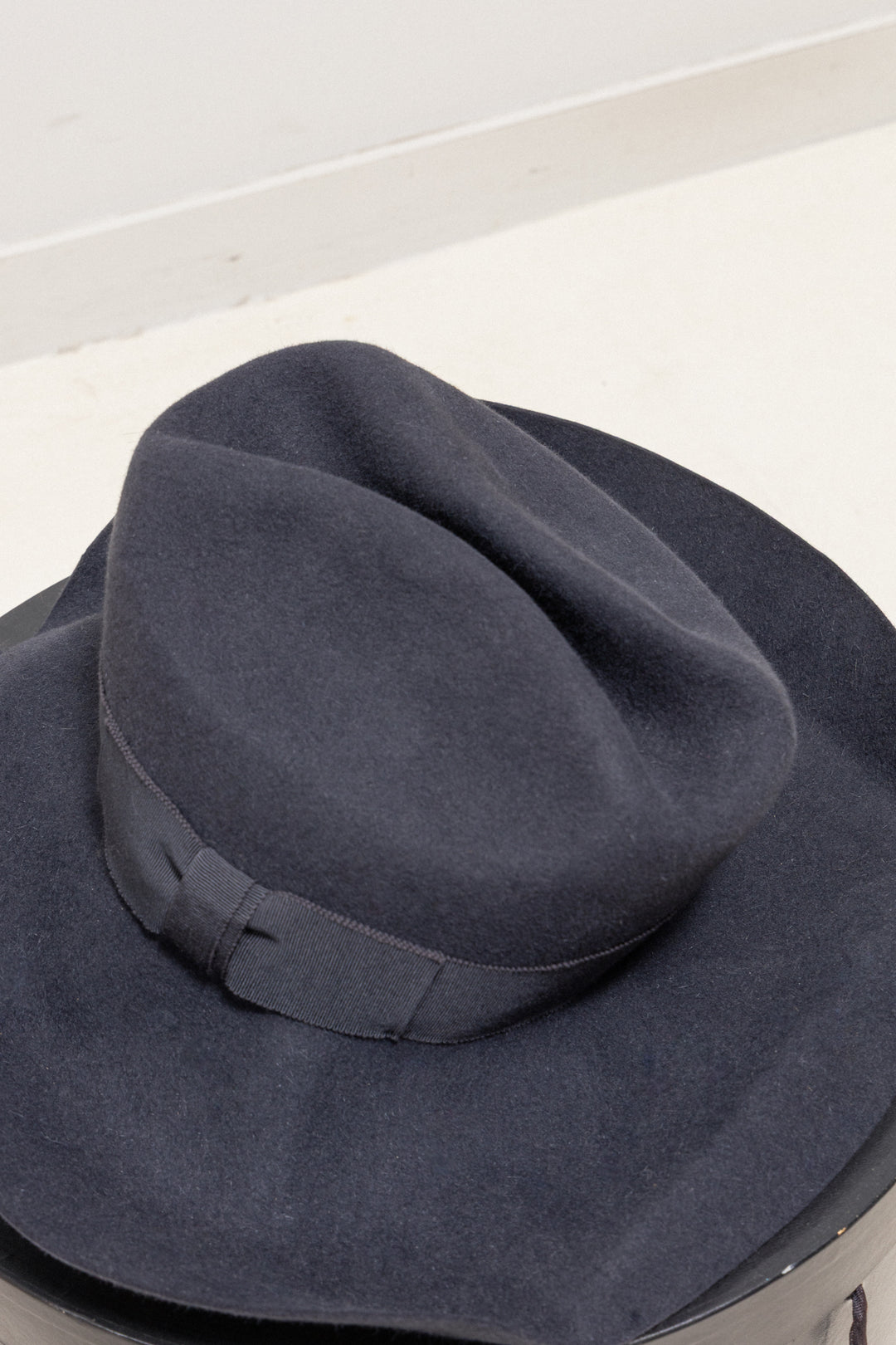 UNDERCOVER - FW97 « Leaf » Rabbit fur hat (runway) – L'OBSCUR