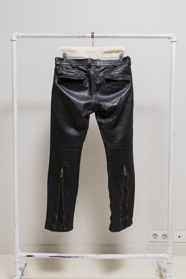 BLACKMEANS - Leather pants with knee logo – L'OBSCUR