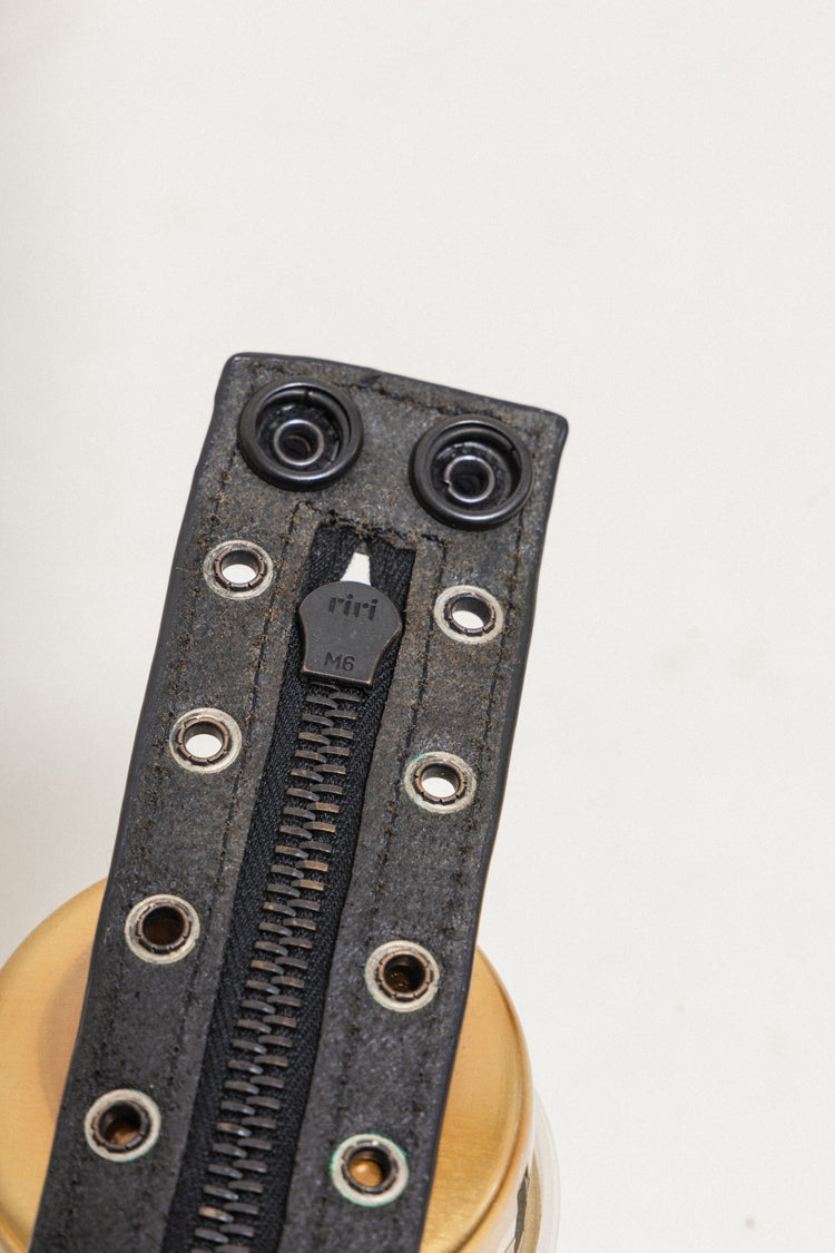 NUMBER (N)INE - SS05 Zipper leather cuff bracelet – L'OBSCUR