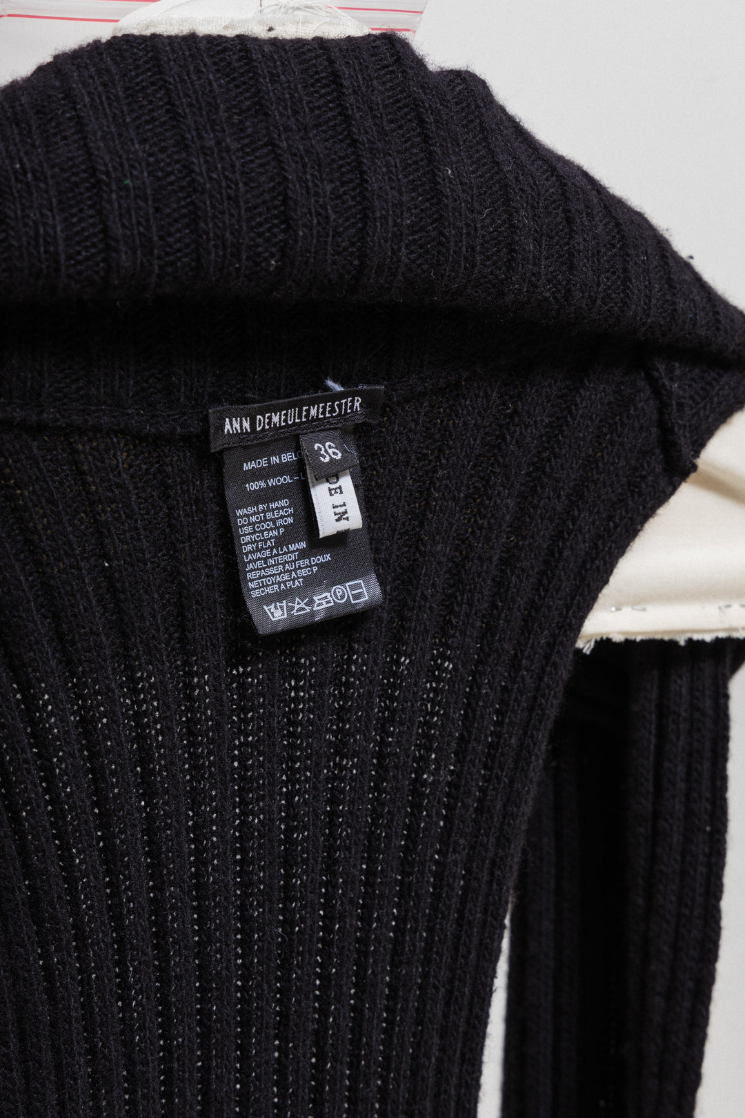 ANN DEMEULEMEESTER - FW01 Long ribbed wool cardigan with a scarf