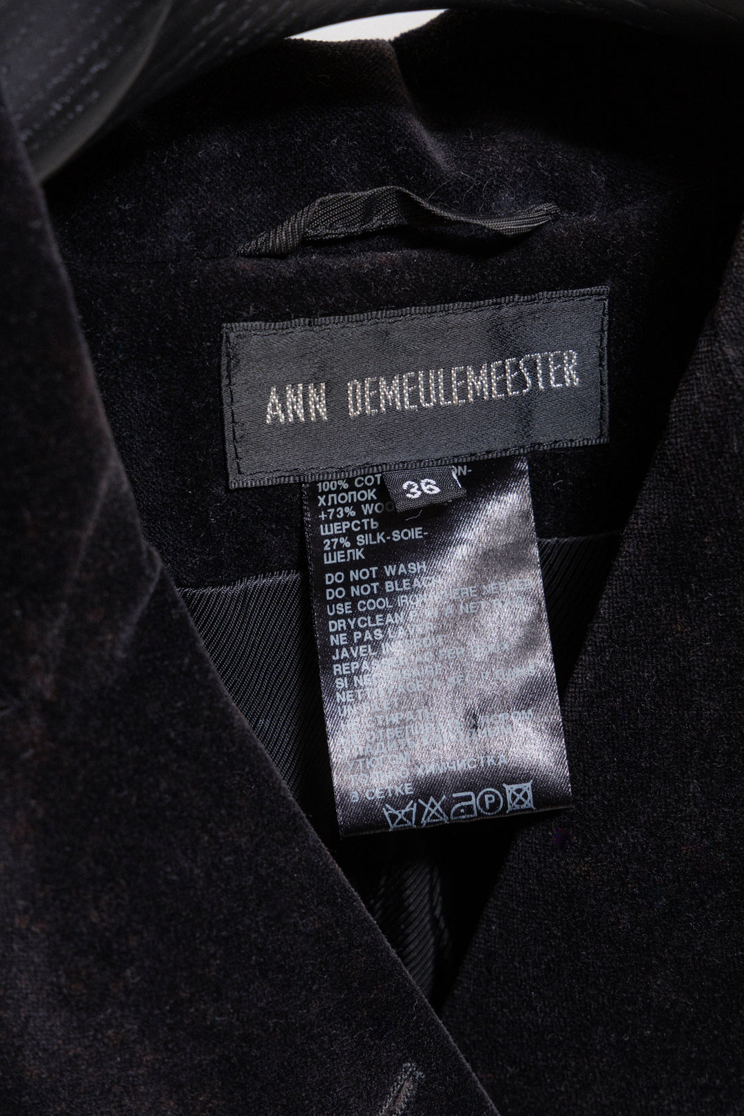ANN DEMEULEMEESTER - FW06 Cotton silk velvet tail coat with