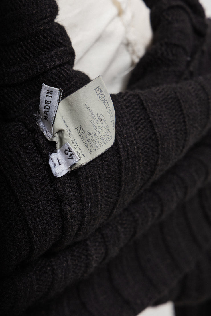 ANN DEMEULEMEESTER - FW00 Wool blend ribbed turtleneck with rolled up cuffs