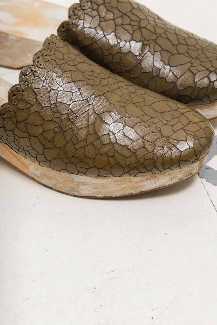 UNDERCOVER - SS05 "But Beautiful II" Crackled leather sandals with painted wooden sole (runway)