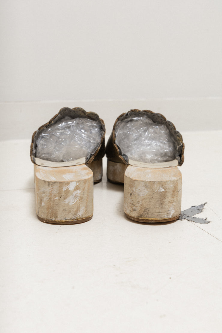 UNDERCOVER - SS05 "But Beautiful II" Crackled leather sandals with painted wooden sole (runway)